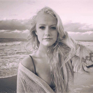 美女的🍌伸到🍑屁股眼里面
